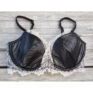 Victorias Secret Very Sexy Lined Plunge Leatherette Bra‎ 34D Black WHite Lace